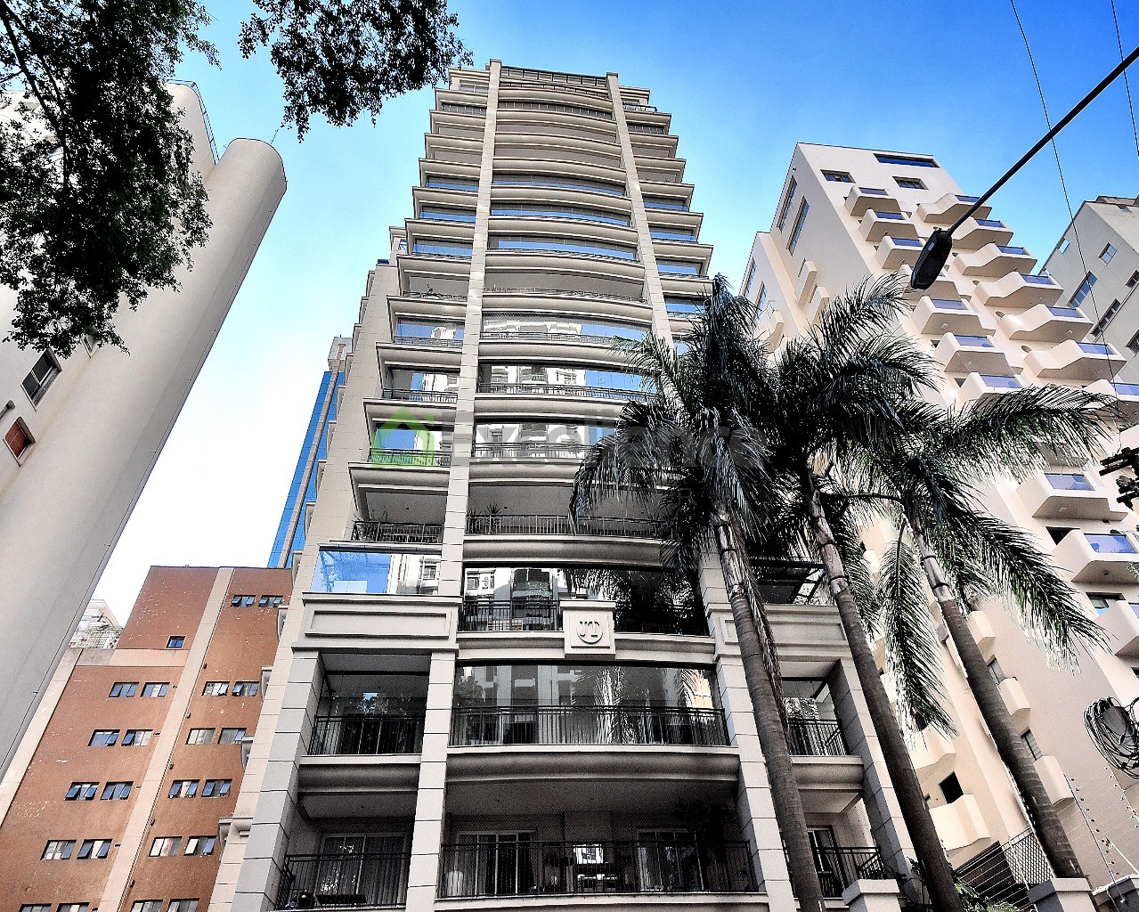 Boliviana de 19 anos era mantida em condição de escravidão em condomínio de luxo na Zona Sul, denuncia sindicato